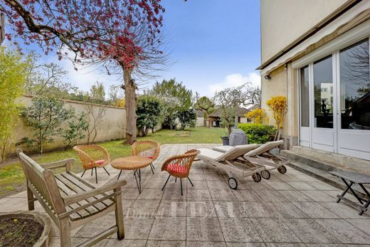 Casa di lusso a Chatou, Yvelines