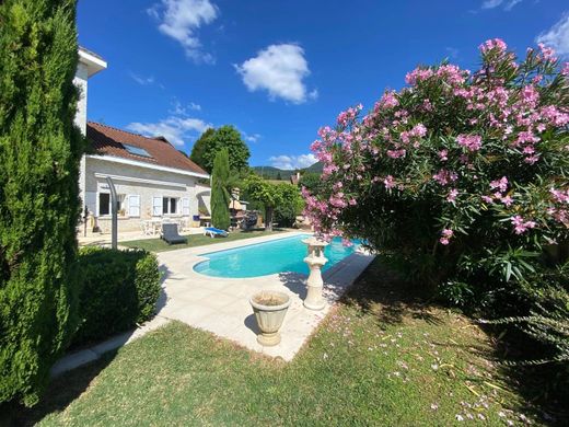 Luxe woning in La Buisse, Isère