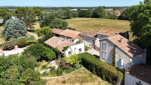 Luxury home in Pernes-les-Fontaines, Vaucluse