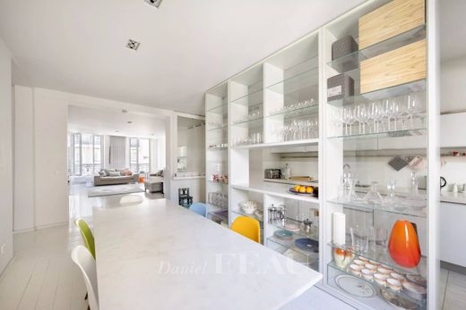 Apartment / Etagenwohnung in Provence-Opéra – Grands Boulevards, Paris