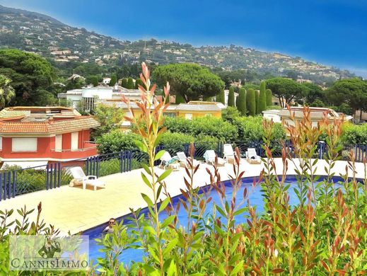 Apartment in Mandelieu-la-Napoule, Alpes-Maritimes
