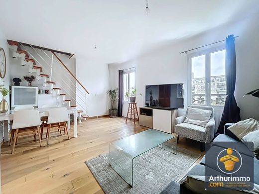 Apartment / Etagenwohnung in Charenton-le-Pont, Val-de-Marne