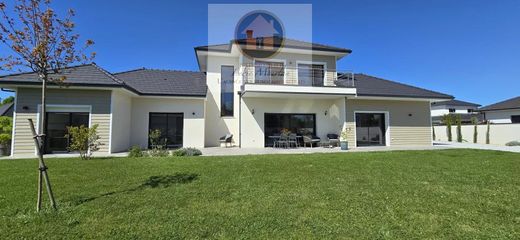 Villa in Lescar, Pyrénées-Atlantiques