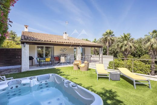 Villa in Cagnes-sur-Mer, Alpes-Maritimes