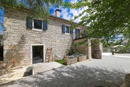 Luxus-Haus in Baderna, Istria