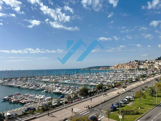 Apartment / Etagenwohnung in Menton, Alpes-Maritimes