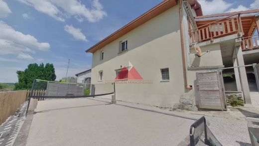 Maison de luxe à Étival, Jura