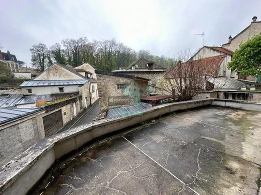 Complexes résidentiels à Le Mesnil-le-Roi, Yvelines