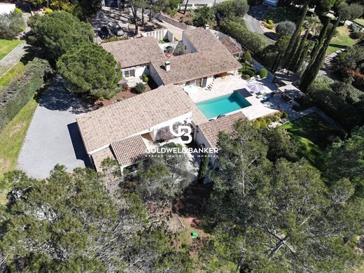 Casa di lusso a Puget-sur-Argens, Var