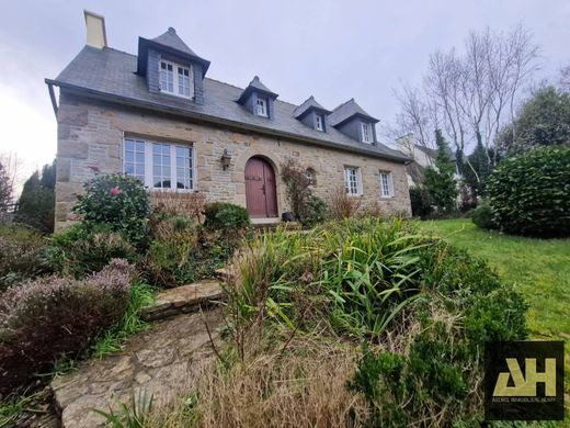 Luxus-Haus in Bohars, Finistère