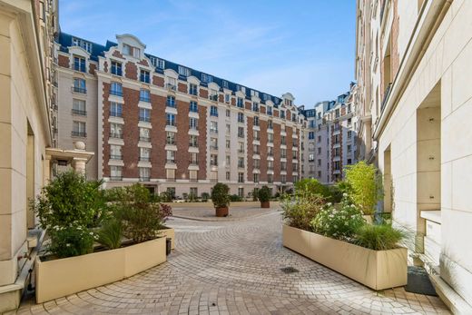 Apartment / Etagenwohnung in Neuilly-sur-Seine, Hauts-de-Seine