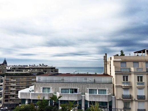 カンヌ, Alpes-Maritimesのアパートメント