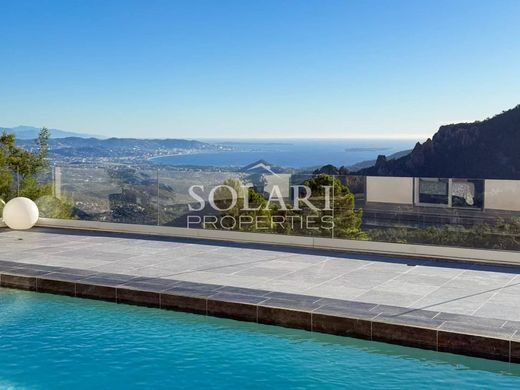 Villa in Mandelieu-la-Napoule, Alpes-Maritimes