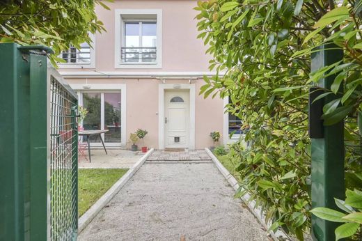 Luxe woning in Nanterre, Hauts-de-Seine