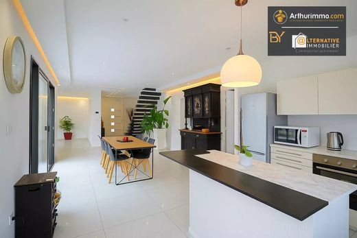 Πολυτελή κατοικία σε Saint-Erblon, Ille-et-Vilaine