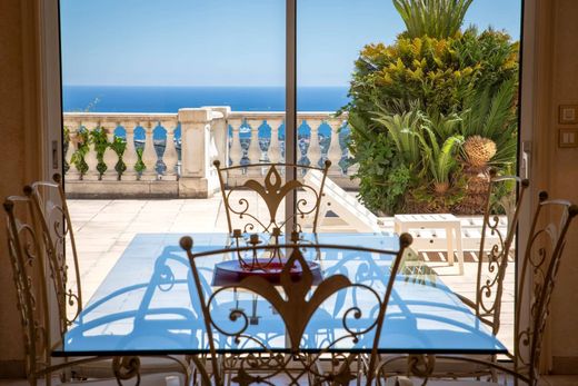 Mandelieu-la-Napoule, Alpes-Maritimesのヴィラ