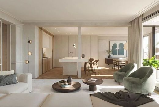 Apartment / Etagenwohnung in Le Plessis-Robinson, Hauts-de-Seine