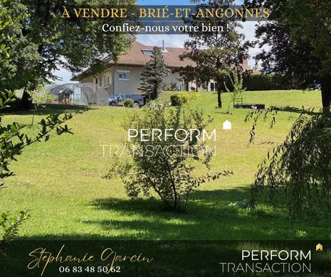 منزل ﻓﻲ Brié-et-Angonnes, Isère