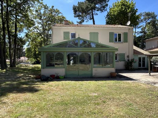 Saint-Brevin-les-Pins, Loire-Atlantiqueの高級住宅