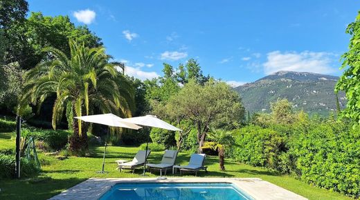 Villa en Le Bar-sur-Loup, Alpes Marítimos