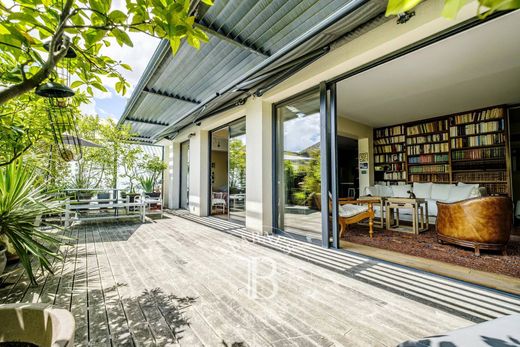 Apartment in Bordeaux, Gironde