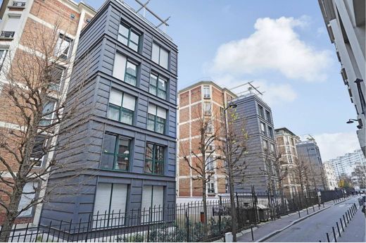 モット・ピケ、コメルス、ネッケル, Parisのアパートメント