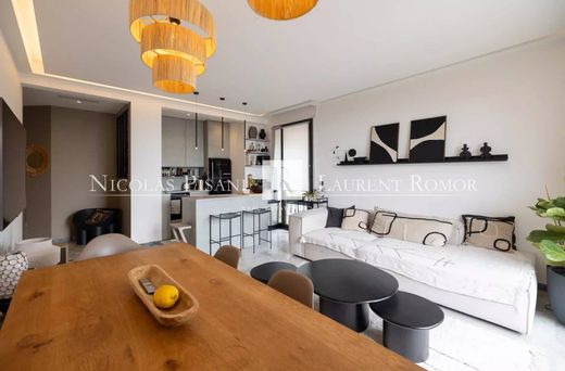 Apartment / Etagenwohnung in Nizza, Alpes-Maritimes