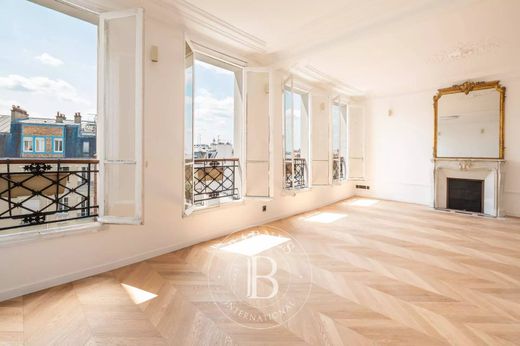 Apartment in Provence-Opéra – Grands Boulevards, Paris