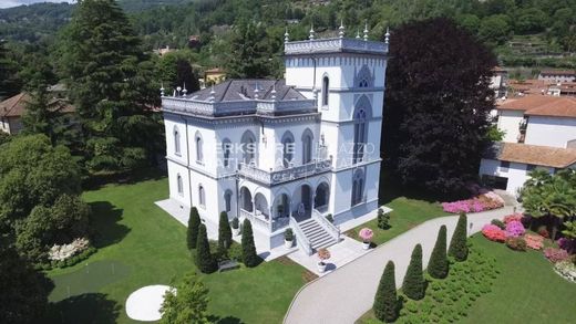 Villa in Lesa, Provincia di Novara