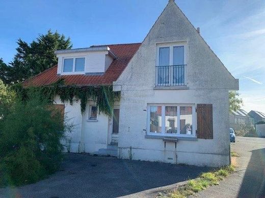 Luxury home in Fort-Mahon-Plage, Somme