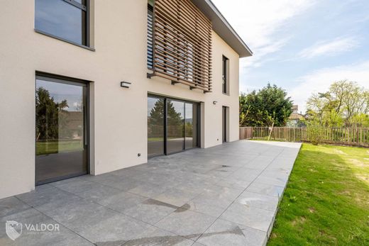 Luxus-Haus in Montanay, Rhône