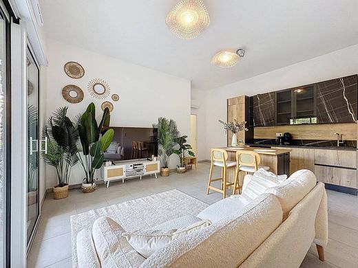 Le Cannet, Alpes-Maritimesのアパートメント