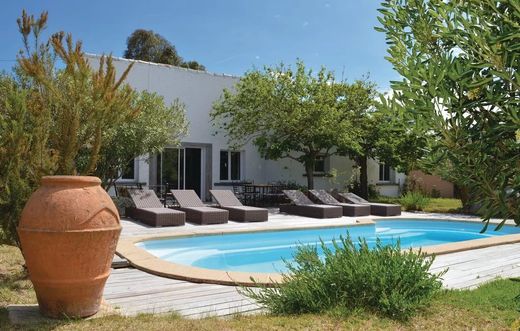 Maison de luxe à Figari, Corse-du-Sud