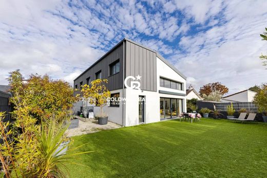 Casa de lujo en Orvault, Loira Atlántico