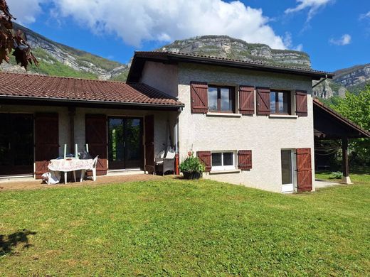 منزل ﻓﻲ Bernin, Isère