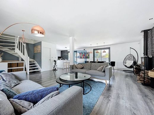 منزل ﻓﻲ Élancourt, Yvelines