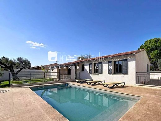 Luxus-Haus in Mollégès, Bouches-du-Rhône