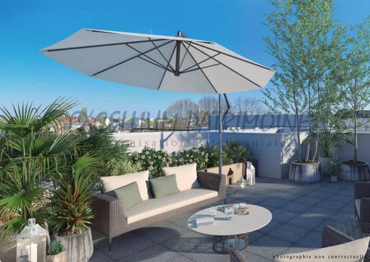 Apartment / Etagenwohnung in Chatou, Yvelines