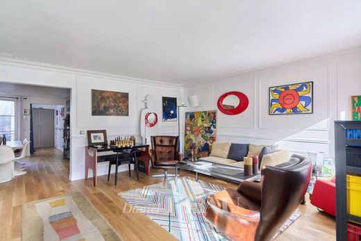 Apartment in Tour Eiffel, Invalides – Ecole Militaire, Saint-Thomas d’Aquin, Paris