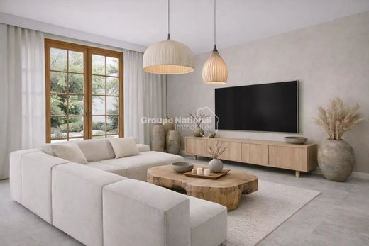 Apartment in Pernes-les-Fontaines, Vaucluse