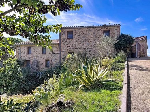 Casa rural / Casa de pueblo en Les Aspres, Orne