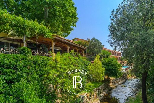 Hotel in Cuers, Var