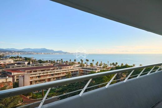 Apartment / Etagenwohnung in Villeneuve-Loubet, Alpes-Maritimes