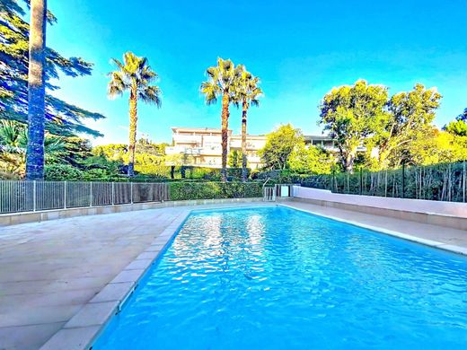 カンヌ, Alpes-Maritimesのアパートメント