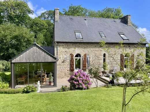 Luxus-Haus in Ploubezre, Côtes-d'Armor
