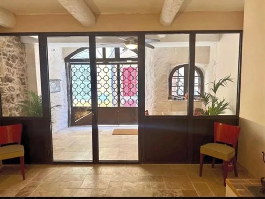 Luksusowy dom w Grimaud, Var