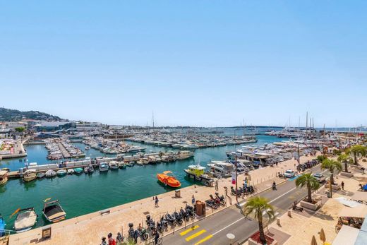 Apartment / Etagenwohnung in Cannes, Alpes-Maritimes