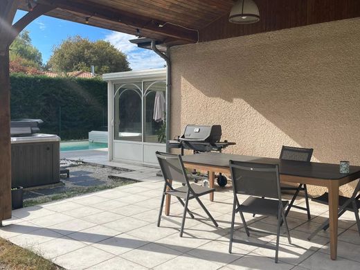 Luxury home in Gradignan, Gironde