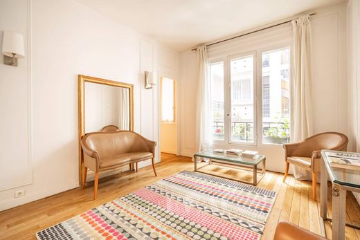 Apartment / Etagenwohnung in Tour Eiffel, Invalides – Ecole Militaire, Saint-Thomas d’Aquin, Paris