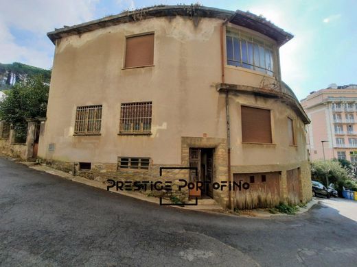 Apartment / Etagenwohnung in Rapallo, Genua
